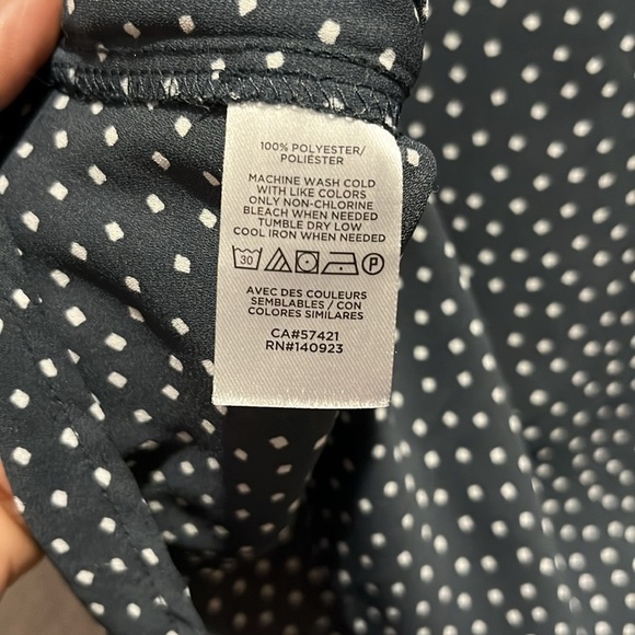 Ann Taylor LOFT anchor print Sleeveless Blouse V Neck Career Business Size XS - Picture 4 of 8